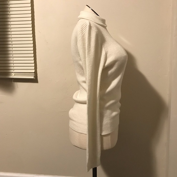 The Damon Turtle Long Sleeve Turtleneck Top Women’s Size XL Color Beige Pullover - Picture 2 of 13